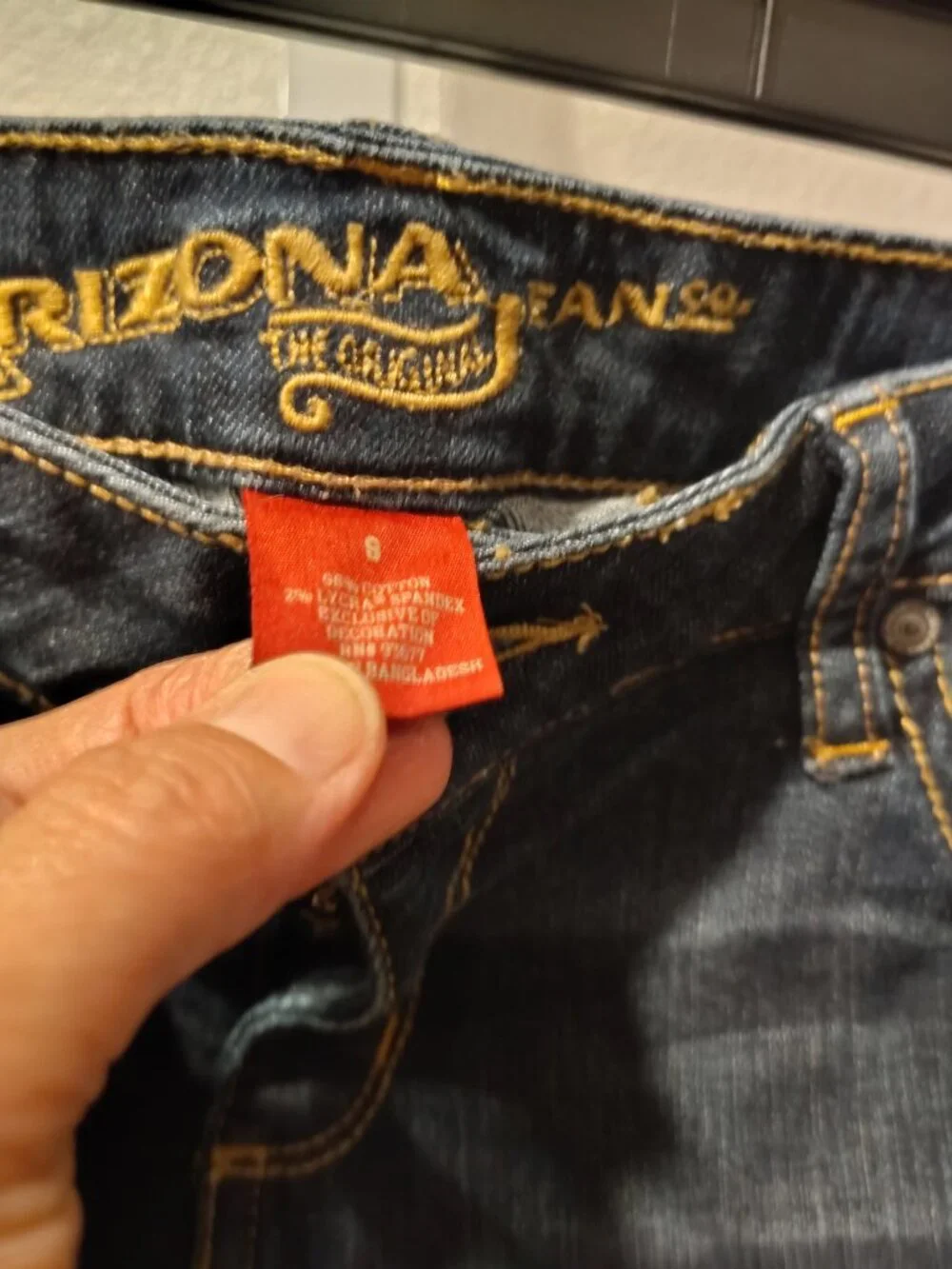 Arizona Jean Company Junior's Denim Jean Shorts Size 9 Stretch Zip Fly 5 Pocket